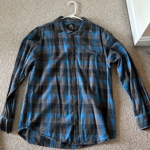 Alpine plad button down